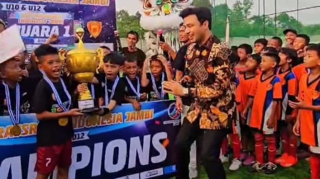 Diza Tutup Turnamen Liga Grassroot Jambi, Mencari Bibit Unggul Pemain Sepakbola